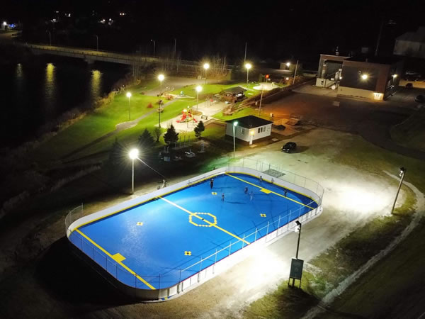 Patinoire extérieure et Relais